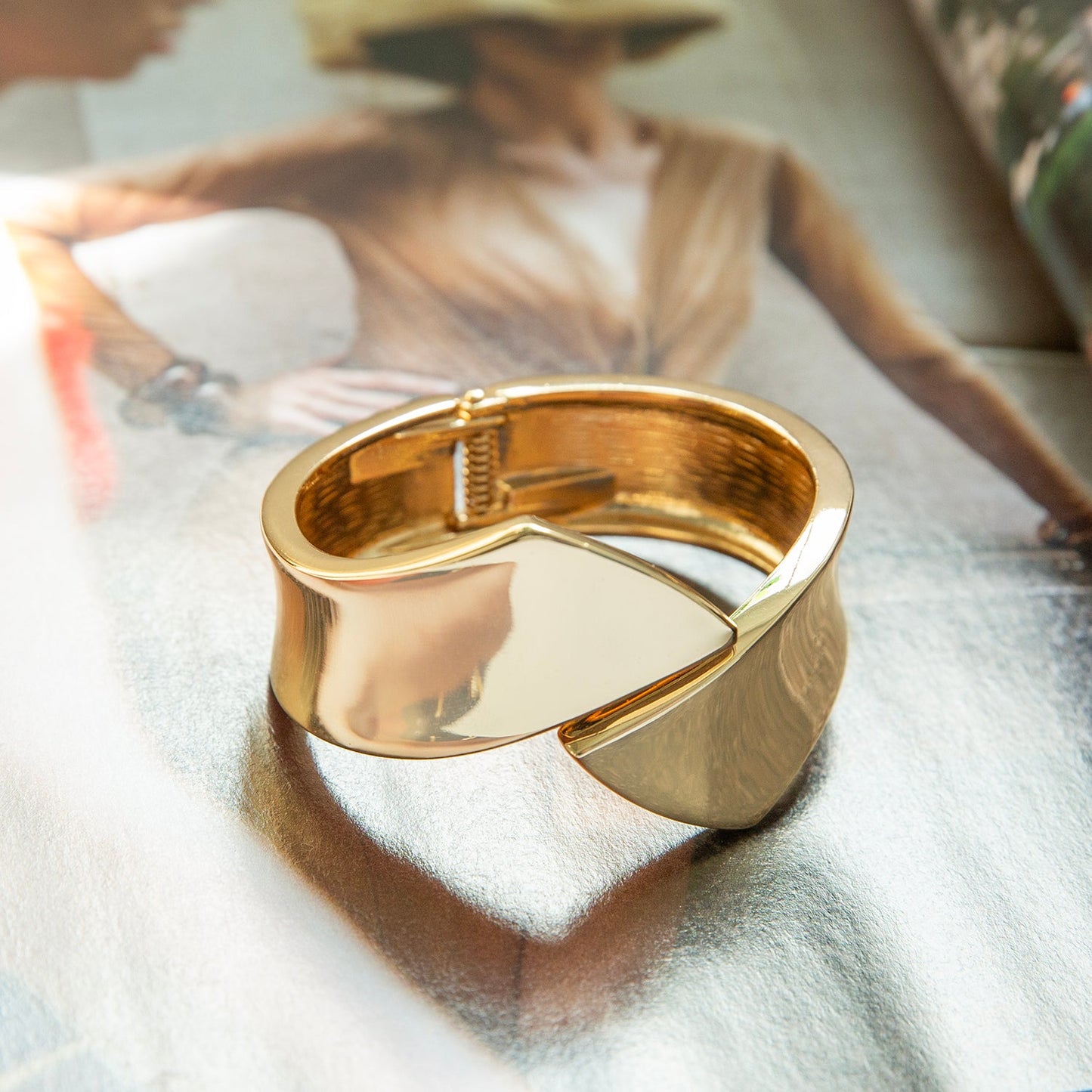 the overlap cuff